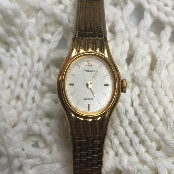 FOR PARTS Vintage Pulsar Ladies Gold Tone Wrist Watch - Doesn't Run - Picture 4 of 10